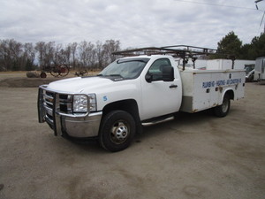 lot 1 image: 2012 Chevrolet 2500 Silverado Dually wKnapheide Service Body & Ladder Rack