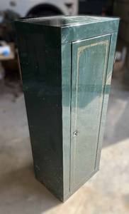lot 20-C image: Gun Cabinet 16x2155