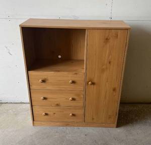 lot 20-D image: Cabinet 15x41x48