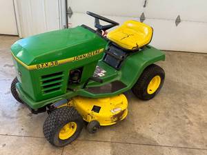 lot 13 image: John Deere STX38 Lawn Tractor