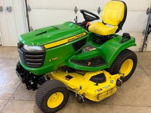 lot 1 image: John Deere X730 Garden Tractor