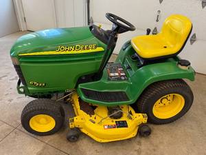 John Deere GT235 Lawn Tractor