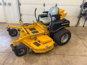 lot 6 image: Hustler Super Z Commercial Zero Turn Mower