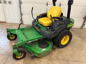 lot 16 image: John Deere 757 Commercial Zero Turn Mower