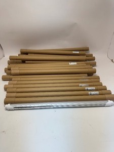 lot 6 image: Lot of T8 LED Lights