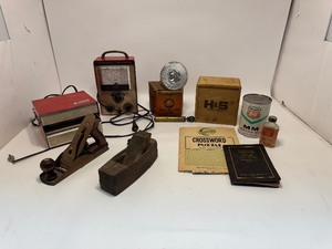 lot 4 image: Vintage Garage Things