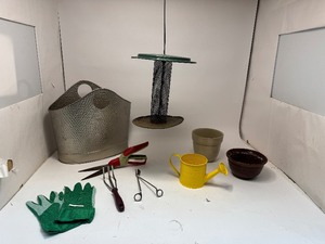 lot 25 image: Garden Supplies