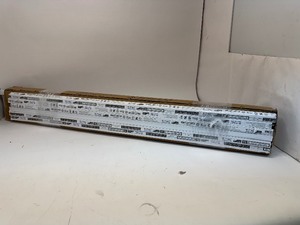 lot 37 image: Lot of 4ft LED Bulbs