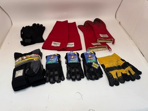 lot 41 image: Hands & Feet