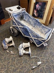 lot 60 image: Paint Sprayers and Wagon