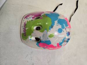 lot 30 image: AVILGO  Kids Helmet ( Used)