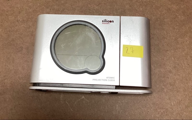 lot 27 image: Silicon scientific Atomic Projection Clock