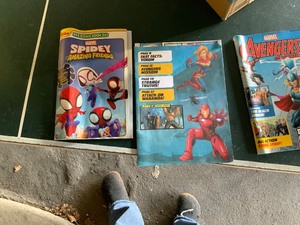 lot 16-1 image: box of books and comics