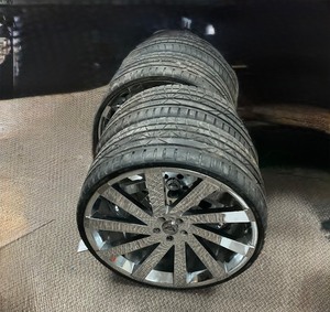 Set of 4 tires 225/ZR2W LIONHART TIRES ON GIMA WHEELS