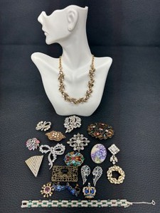 lot 13G image: Bits and Babbles Fun Sparky Jewelry Items including Vintage Pieces