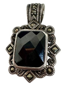 lot 10G image: Sterling Silver Faceted Onyx Marcasite Pendant