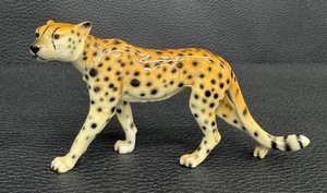 lot 27K image: Goebel Cheetah Figurine