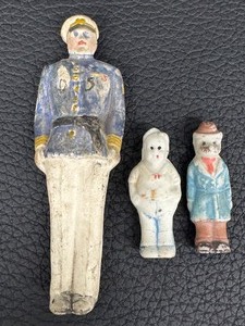 lot 29K image: Three Vintage Porcelain Figurines