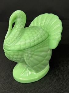 lot 44S image: Martha Stewart LE Smith Jadeite Green Lidded Turkey Dish