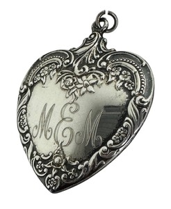 lot 51GG image: Vintage Wallace Sterling Silver Heart Shaped Pendant