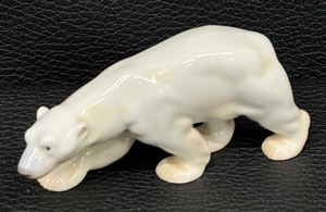 lot 85K image: Bing & Grndahl Polar Bear Figurine 2218
