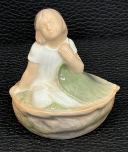 lot 42K image: Royal Copenhagen Thumbelina in Nutshell Figurine  Royal Coppenhagen 4374 Thumbelina Figurine