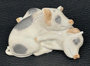 lot 54K image: Vintage Royal Copenhagen Pair of Sleeping Pigs #683