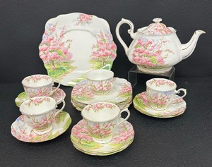lot 91P image: Vintage Royal Albert Blossom Time Tea Set