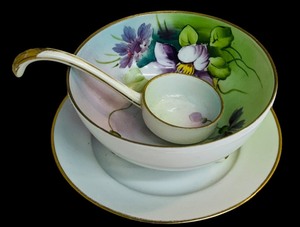 lot 102B image: Vintage Meito Campania Hand Painted Footed Bowl, Ladle and Saucer