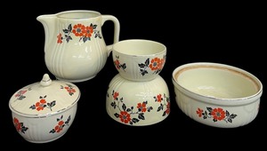 lot 93T image: Collection of Halls Superior Quality Vintage Kitchenware Red Poppy Pitcher and More