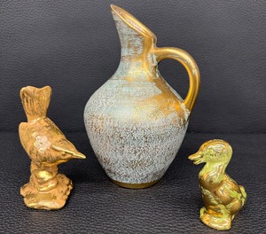 lot 37A image: Vintage Stangl Art Pottery Ducks & Stangl Hand Painted Gold & Turquoise Ewer Pitcher