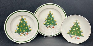 lot 122A image: Vintage Stangl Pottery - Christmas Collection