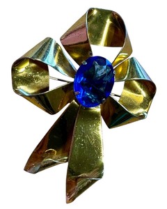 lot 60R image: Vintage Sterling Silver Bow Shaped Brooch  Pin