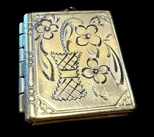 lot 62R image: Antique Sterling Silver Locket