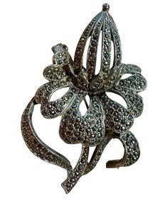 lot 51R image: Beautiful Floral Design Marcasite Brooch