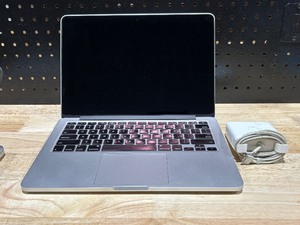 lot 11 image: 2015 13 Apple MacBook Pro
