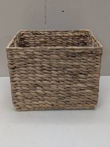 lot 34 image: Threshold Weave Storage Basket