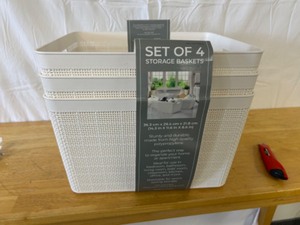 lot 24 image: Set of 3 Storage Baskets