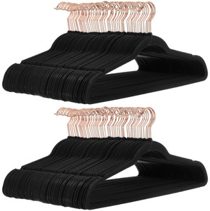 lot 70 image: Amazon Basics - 100 Hangers