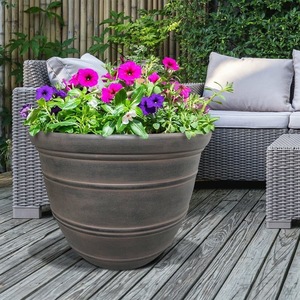 lot 92 image: Southern Patio Prescott Planter