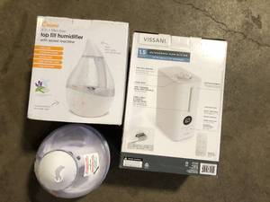lot 20 image: Lot of Assorted Humidifiers Various Models and Conditions     Customer Returns See Pictures