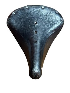 lot 121 image: BROOKS B17 BICYCLE SADDLE