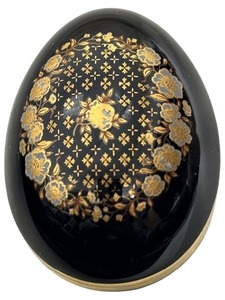 lot 263 image: Beautiful Vintage Porcelain Egg Trinket Box, 2.5X2.25