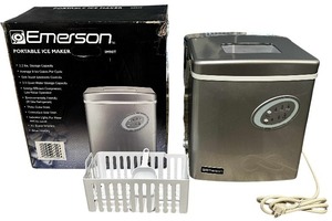 lot 327 image: Emerson IM90T Portable Countertop Ice Maker, MAKES 3 SIZES OF ICE CUBES