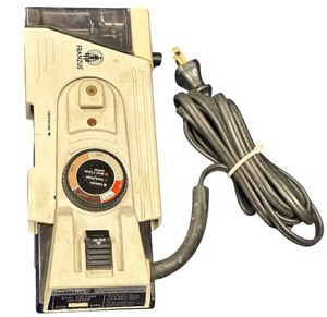 lot 471 image: Franzus Travel Classics Steam & Spray Iron, model LT-19, designed for travelers
