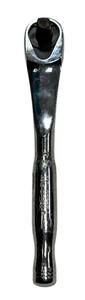 lot 632 image: Matco Tools 38 drive 88-tooth fixed head ratchet.