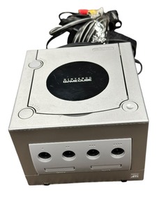 lot 289 image: Game Cube System and Power Cords