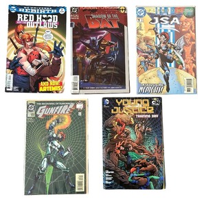 lot 94 image: COMICS  DC, bundle of 5 comic books