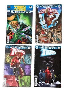 lot 93 image: COMICS  Teen Titans, bundle of 4 comic books
