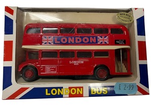 lot 102 image: VINTAGE FISA DIECAST METAL LONDON DOUBLE DECKER BUS GREAT BRITAIN ROUTEMASTE CAR